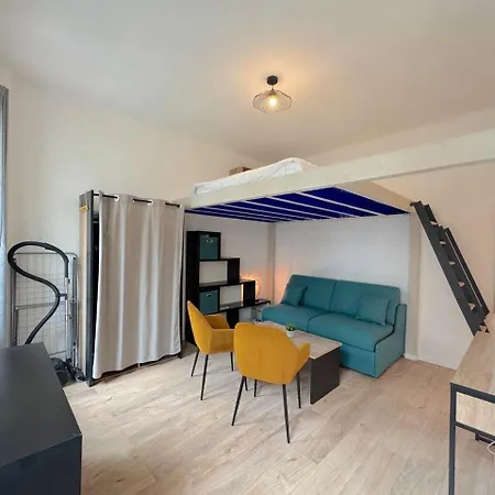 Elegant A 100m Prom Des Apartment Nice