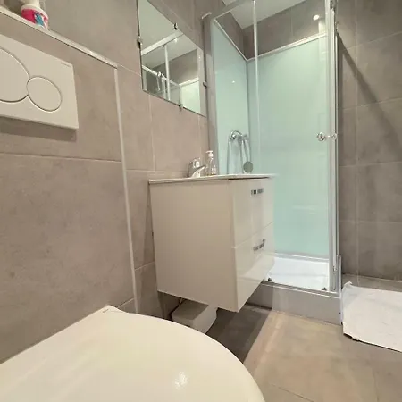 Elegant A 100m Prom Des Apartment *