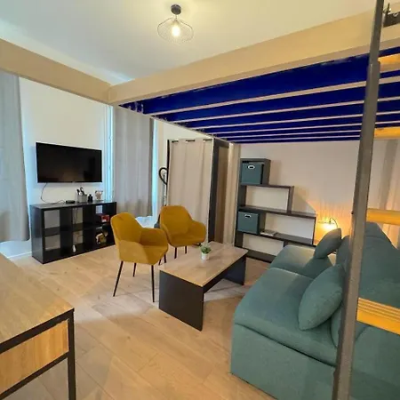 Elegant A 100m Prom Des Apartment *