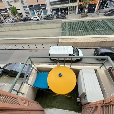 Elegant A 100m Prom Des Apartment *